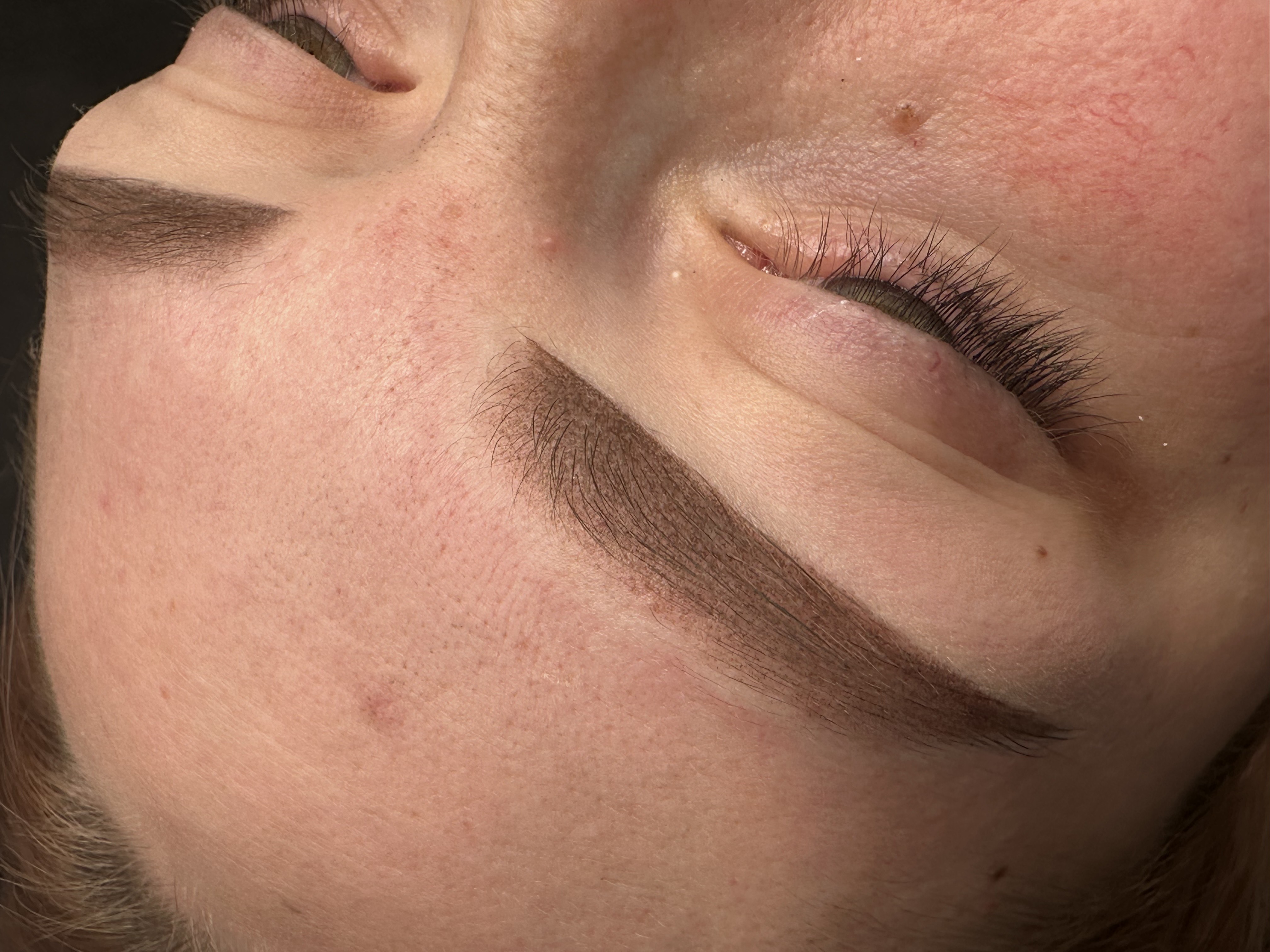 prirodne-puder-obrve-microblading-salon